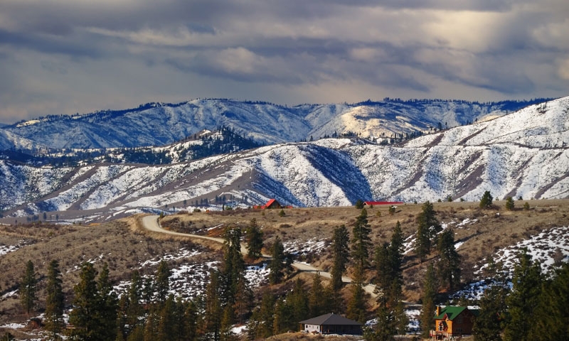 Overlooking Echo Valley and the Chelan Mountains in Washington